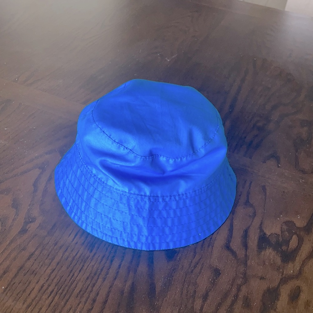 Bucket hat